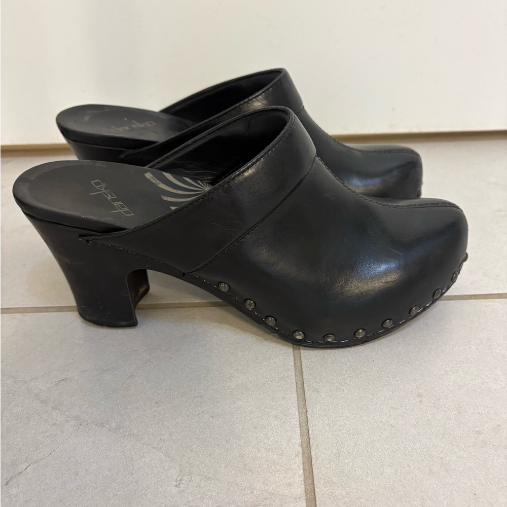 Black Women's Clogs